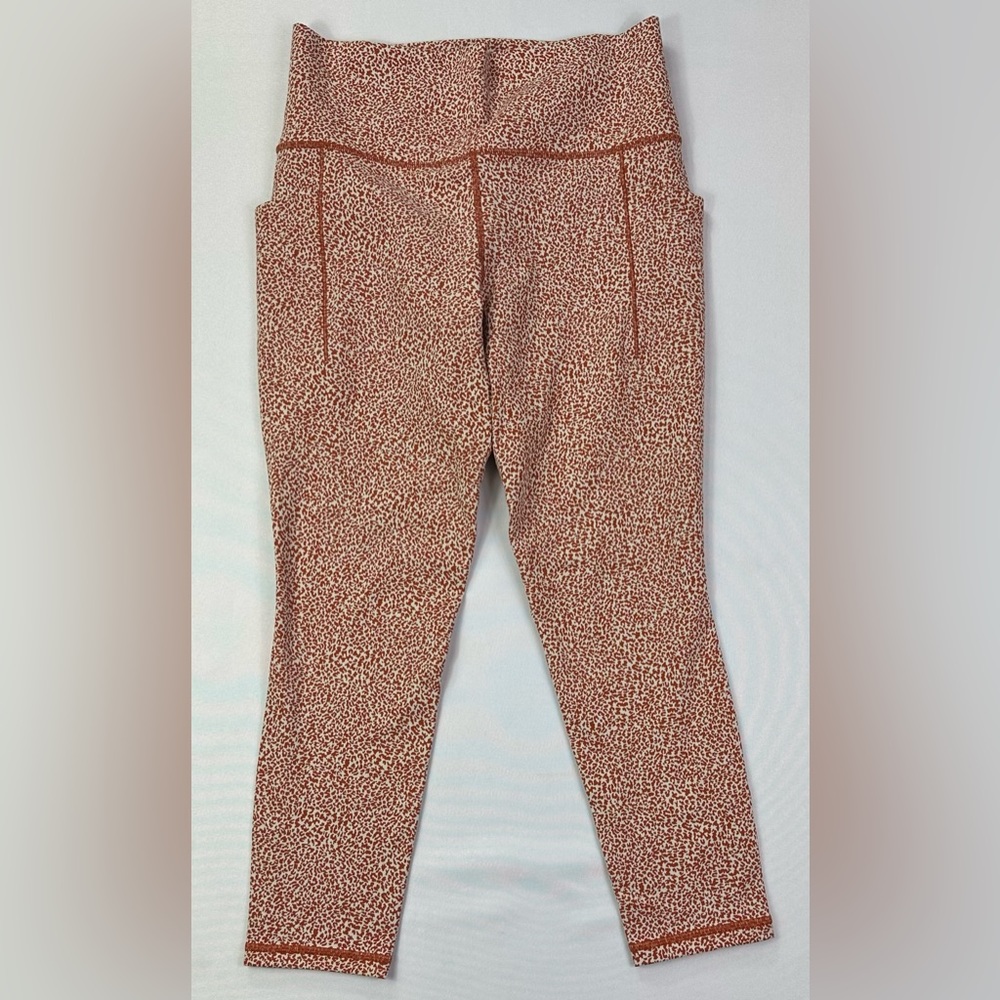 Athleta Salutation Stash tight II textured tight workout leggings size M